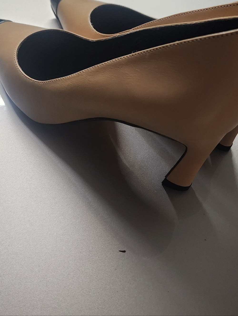 Classic Two-Tone Pointed Toe Women's Pump - Beige and Black - Picture 6 of 6